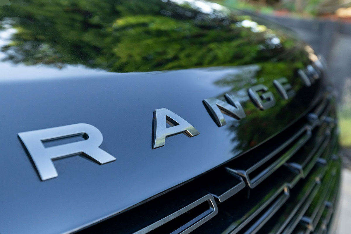 range rover close up